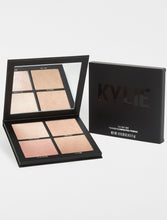 Load image into Gallery viewer, The Wet Set | Pressed Illuminating Powder