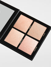 Load image into Gallery viewer, The Wet Set | Pressed Illuminating Powder